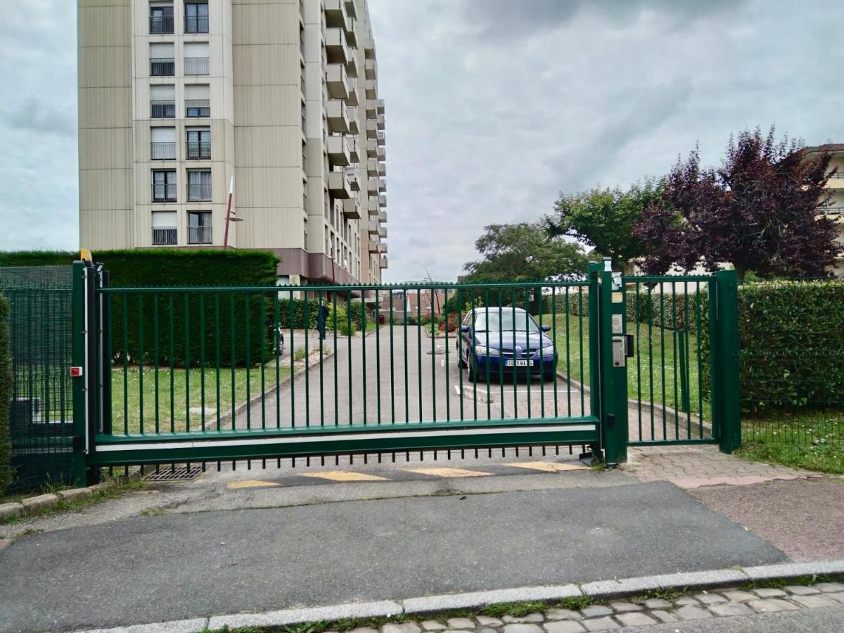 Grand F2 De 47M2 Au 15Eme Etage Dans Une Residence Tres Calme - 017 Rouen Exterior photo